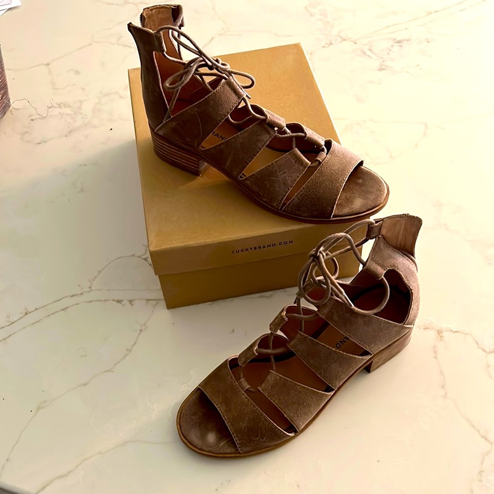 Lucky Brand, style LK-TAZU, color Sesame Powell, size 10M